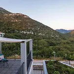 Four-bedroom In Zaton (Dubrovnik-Neretva)