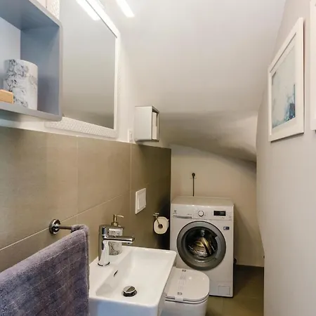 Four-bedroom In Zaton