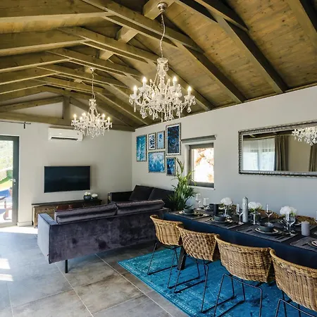Four-bedroom In Prázdninový dům Zaton (Dubrovnik-Neretva)