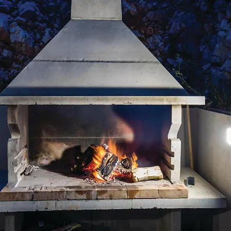 Σπίτι διακοπών Four-bedroom In *