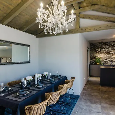 Four-bedroom In * Zaton (Dubrovnik-Neretva)