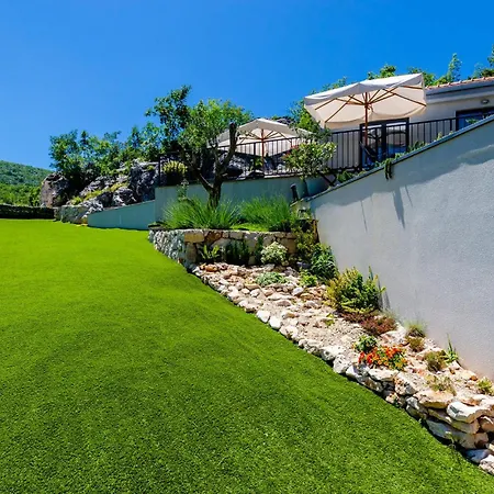 Four-bedroom In * Zaton (Dubrovnik-Neretva)