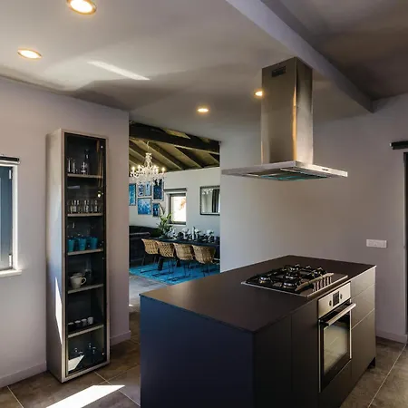 Four-bedroom In Tatil Evi