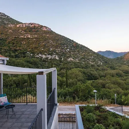 Four-bedroom In Zaton (Dubrovnik-Neretva)