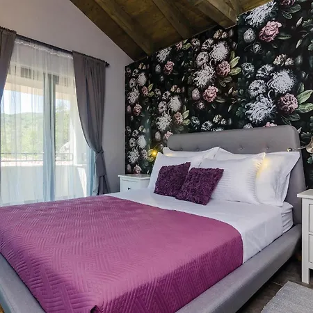 Σπίτι διακοπών Four-bedroom In *