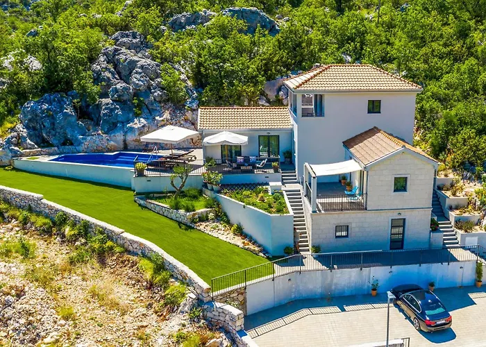 Four-bedroom In Zaton (Dubrovnik-Neretva)