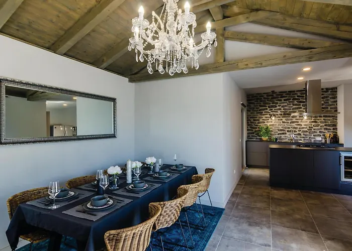 Four-bedroom In * Zaton (Dubrovnik-Neretva)